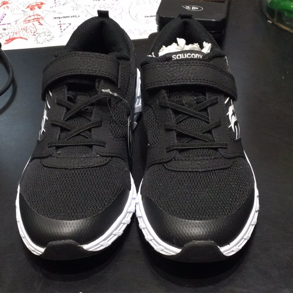 Saucony Wind A/C 2.0 black/white multiple sizes available NWT NIB